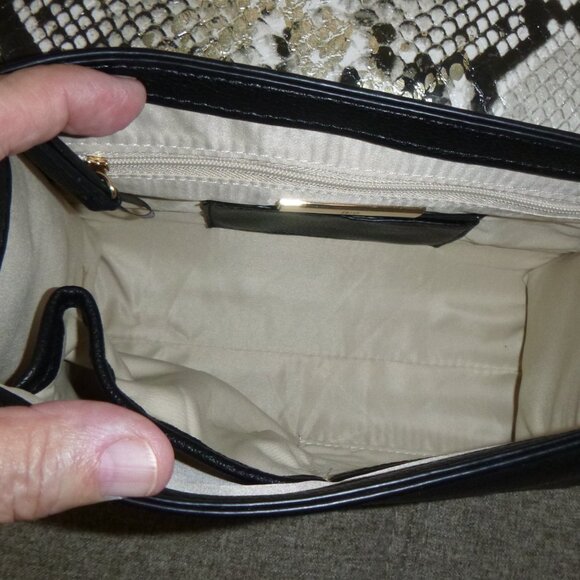 INC - Picture 5 of 7